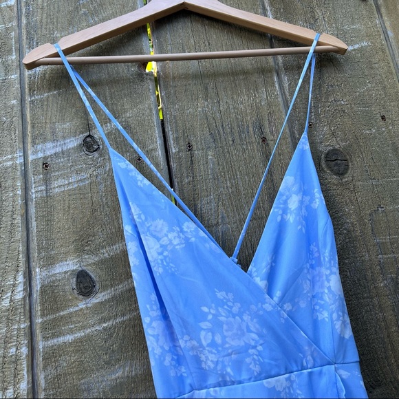 Light Blue Floral Lace-Up Back High-Low Maxi Dress 🌿 - Picture 6 of 12